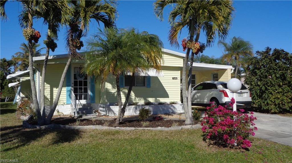7696 Helen RD, BOKEELIA FL 33922-13