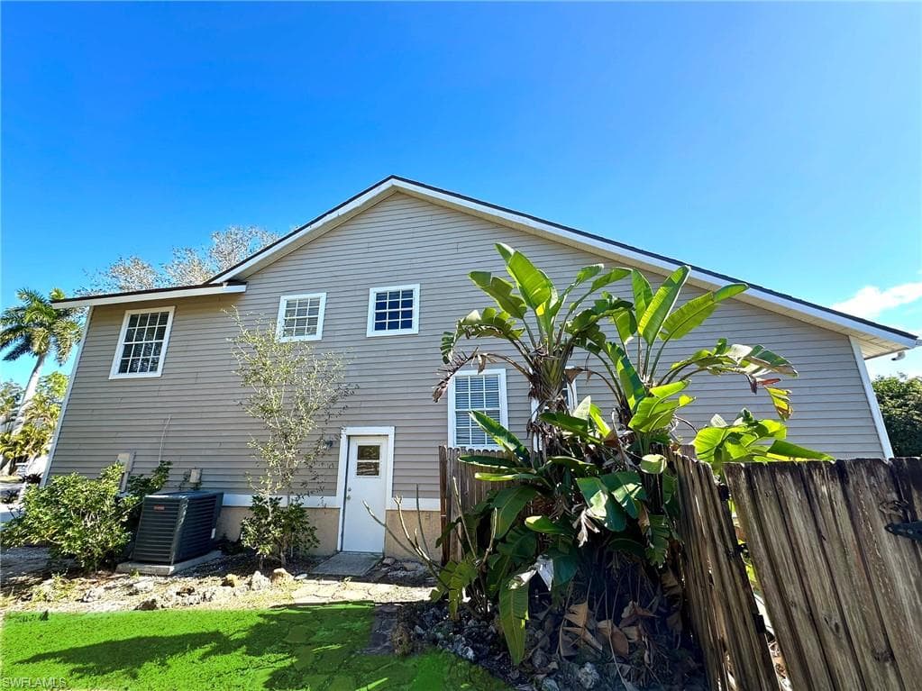 10590 Landau LN, BONITA SPRINGS FL 34135-35