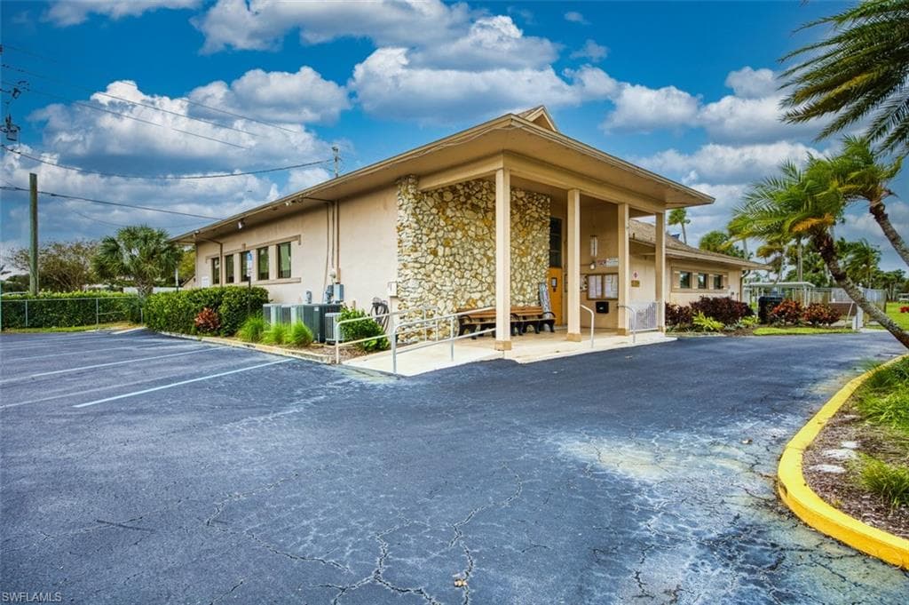 45 San Remo CIR, NAPLES FL 34112-32