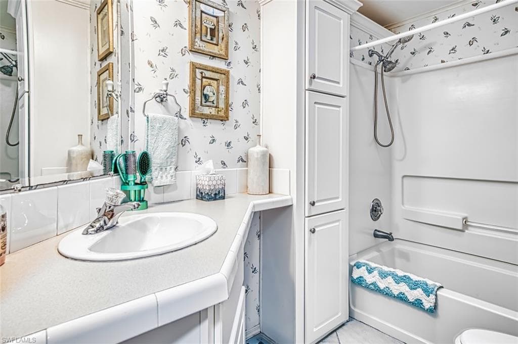 45 San Remo CIR, NAPLES FL 34112-36