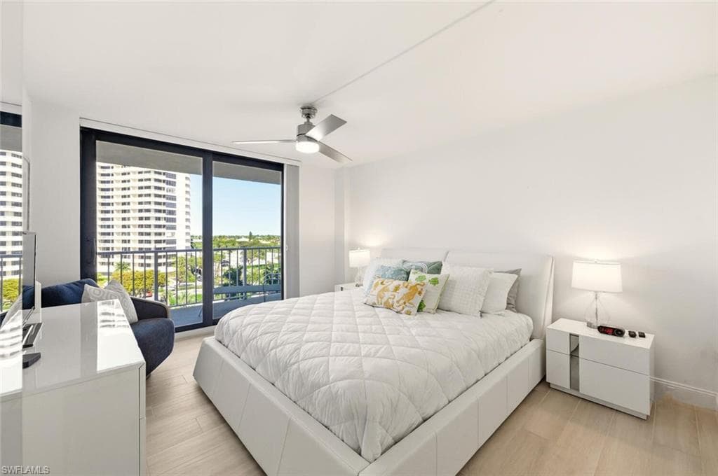 320 Seaview CT # 610, MARCO ISLAND FL 34145-15