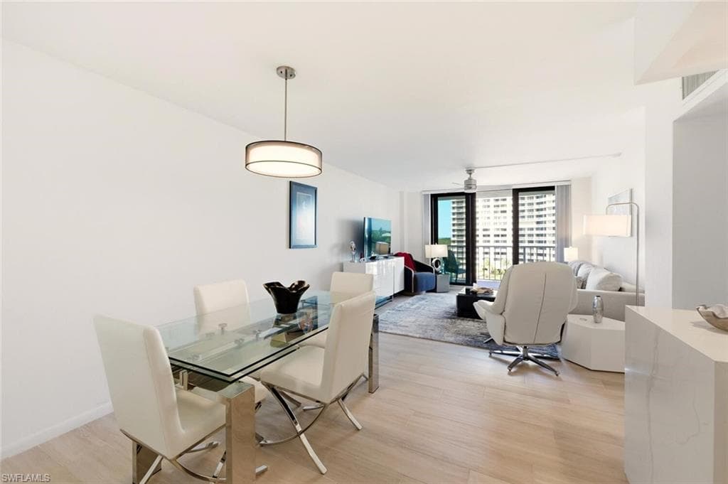 320 Seaview CT # 610, MARCO ISLAND FL 34145-4