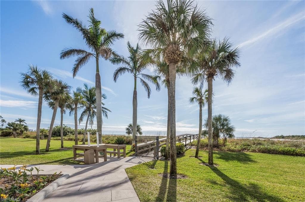 320 Seaview CT # 610, MARCO ISLAND FL 34145-29