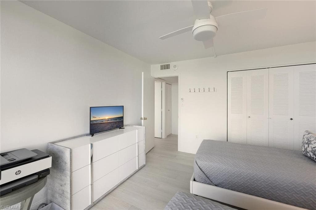 320 Seaview CT # 610, MARCO ISLAND FL 34145-20