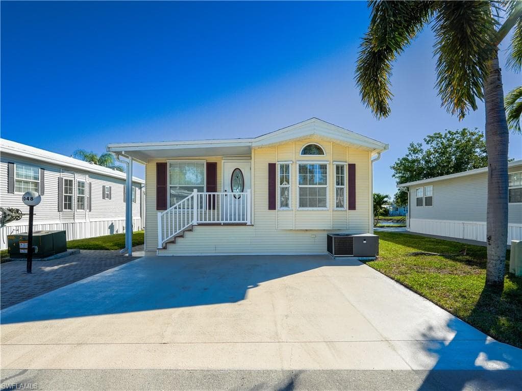 2048 Crystal Lake DR, NAPLES FL 34120-6