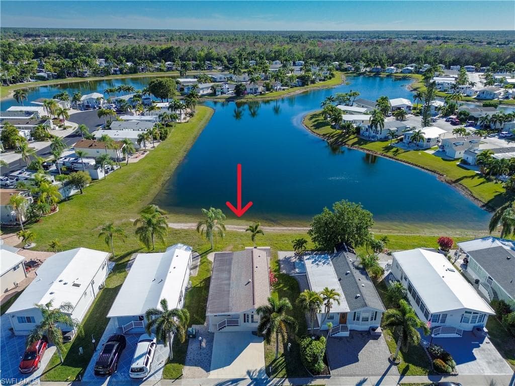 2048 Crystal Lake DR, NAPLES FL 34120-4