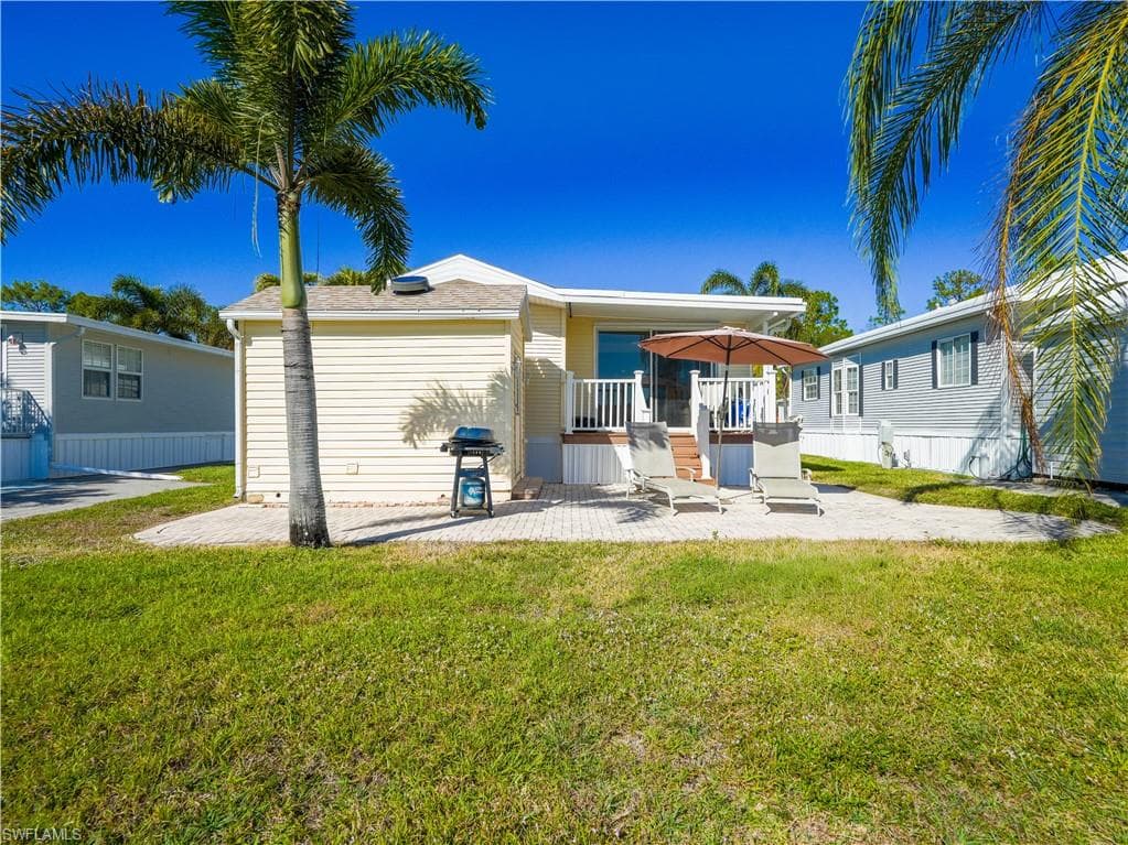 2048 Crystal Lake DR, NAPLES FL 34120-33