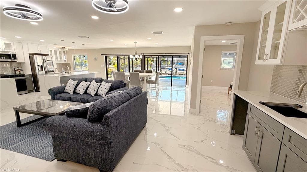 201 Randy LN, FORT MYERS BEACH FL 33931-16