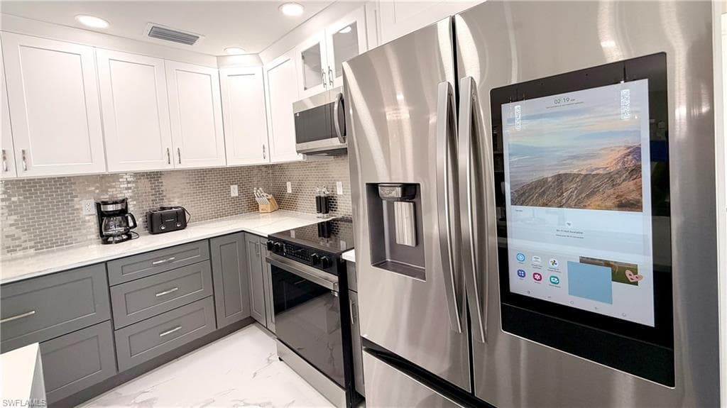 201 Randy LN, FORT MYERS BEACH FL 33931-11