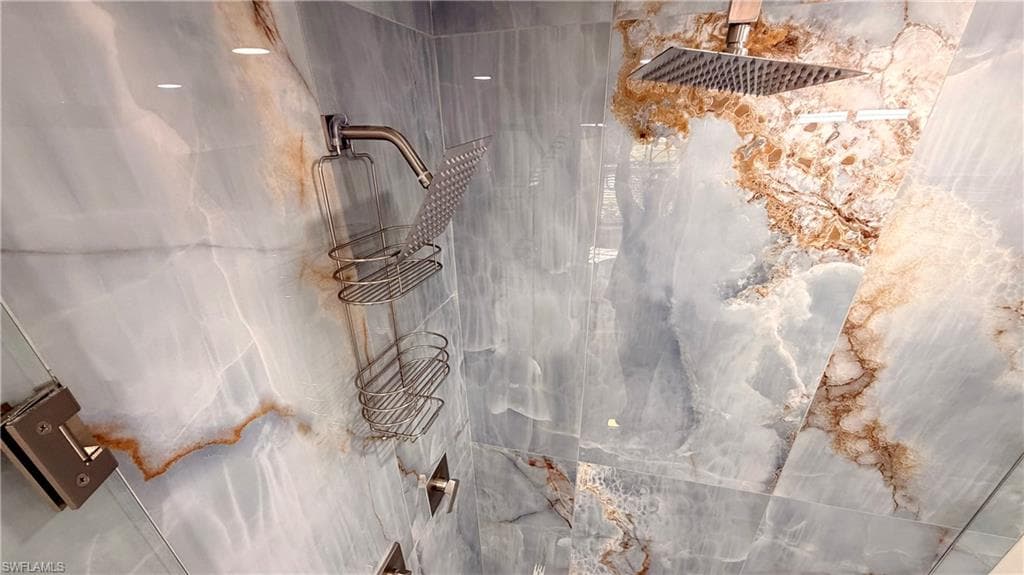 201 Randy LN, FORT MYERS BEACH FL 33931-32