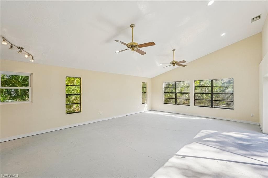 7280 Pelas CIR, NORTH FORT MYERS FL 33917-15