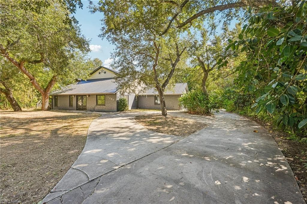 7280 Pelas CIR, NORTH FORT MYERS FL 33917-4