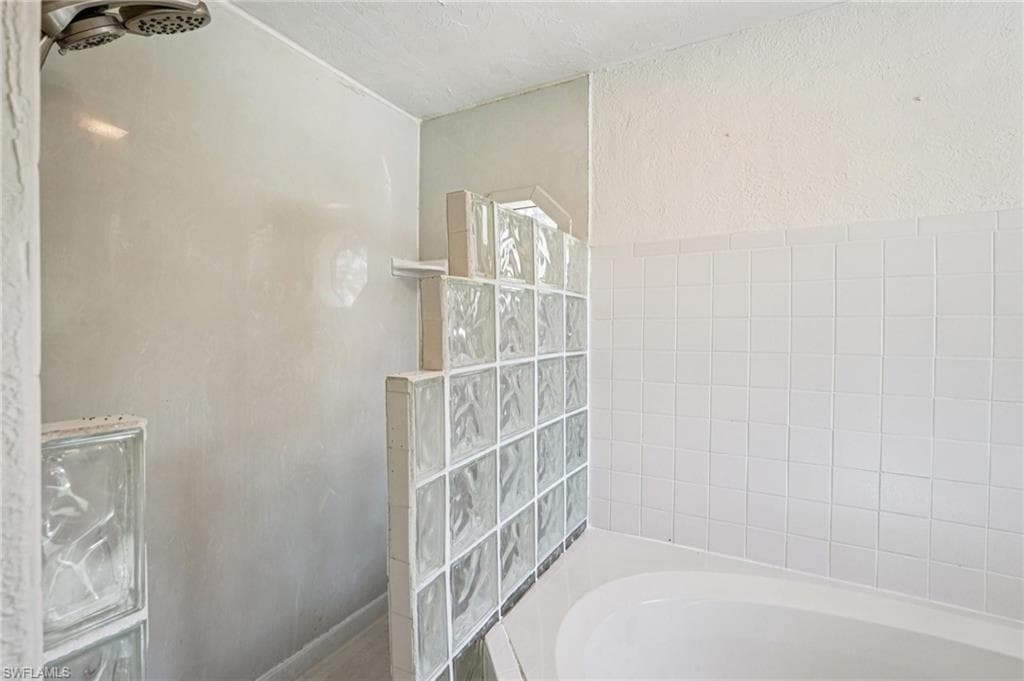 7280 Pelas CIR, NORTH FORT MYERS FL 33917-36