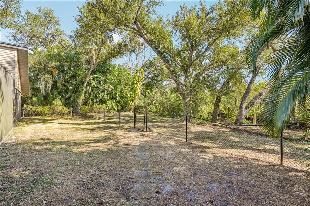 7280 Pelas CIR, NORTH FORT MYERS FL 33917-43