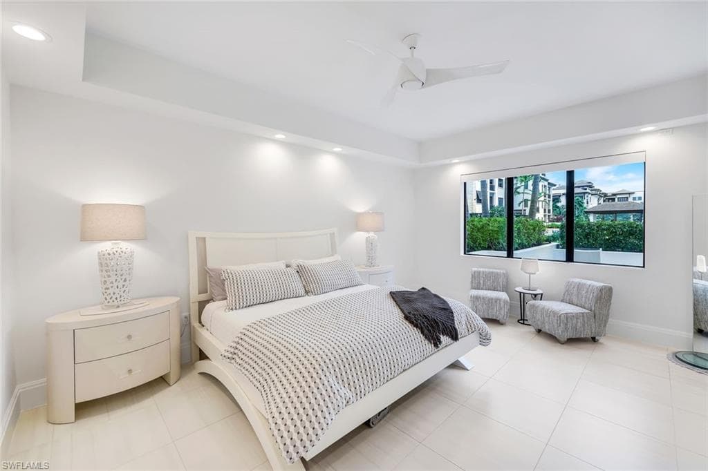 1135 3rd AVE S # 210, NAPLES FL 34102-16