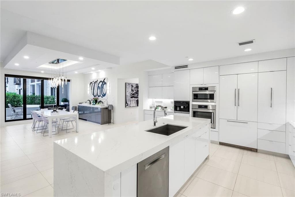 1135 3rd AVE S # 210, NAPLES FL 34102-11