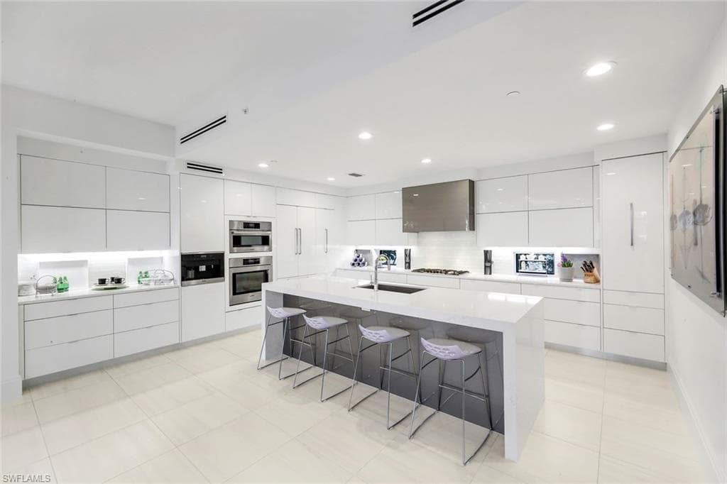 1135 3rd AVE S # 210, NAPLES FL 34102-8