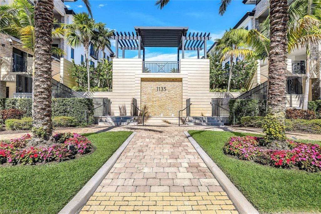 1135 3rd AVE S # 210, NAPLES FL 34102-33