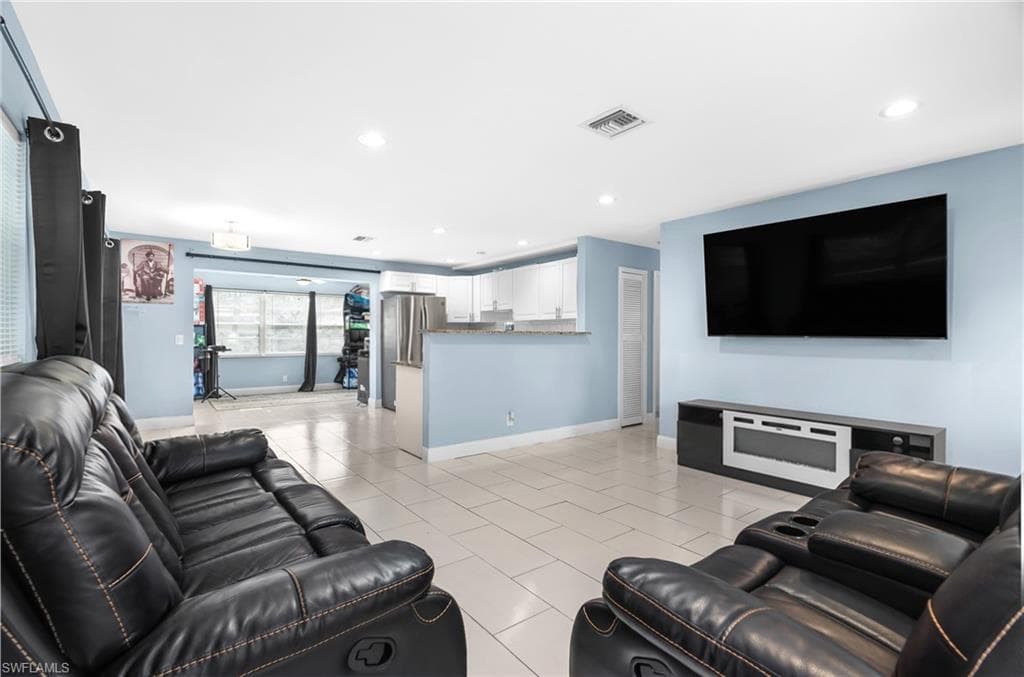 1475 7th ST, WEST PALM BEACH FL 33401-21