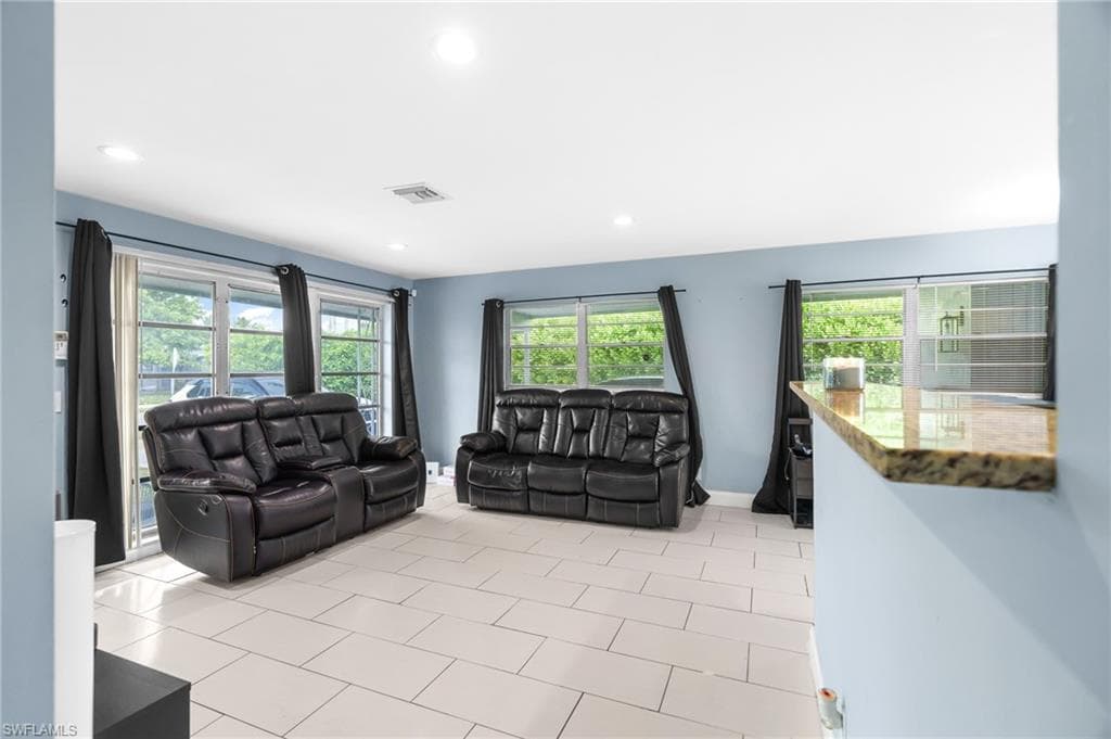 1475 7th ST, WEST PALM BEACH FL 33401-23