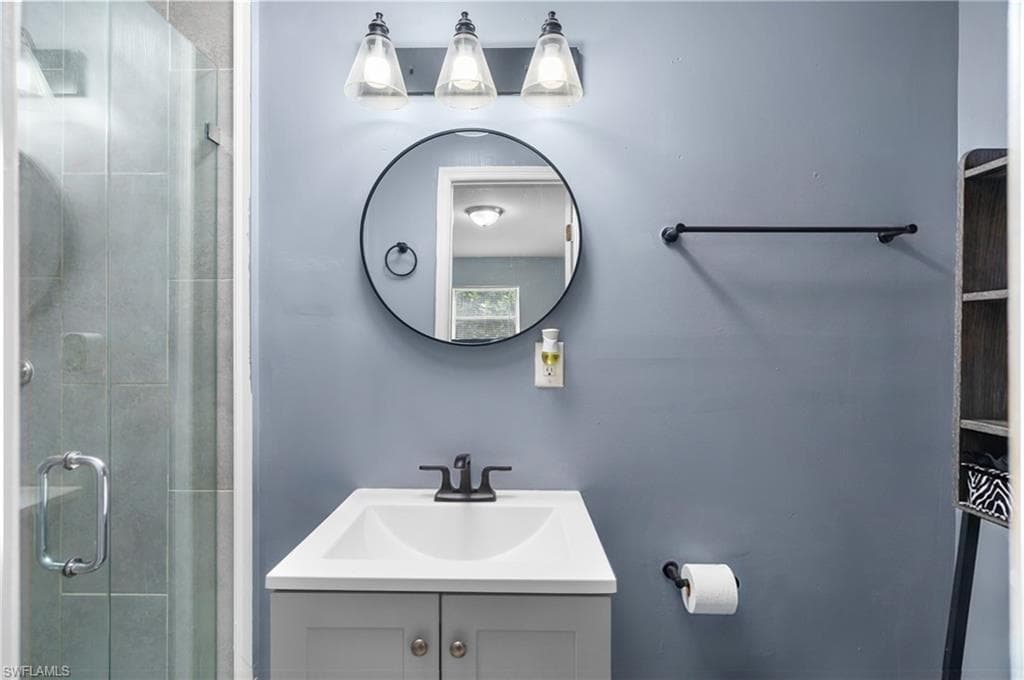 1475 7th ST, WEST PALM BEACH FL 33401-32