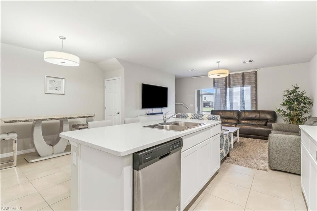 15376 Wildflower CIR, NAPLES FL 34119-37