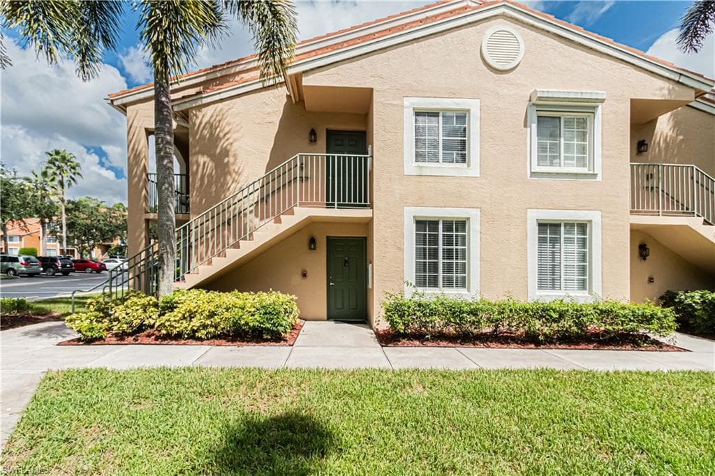 1260 Wildwood Lakes BLVD # 107, NAPLES FL 34104-1