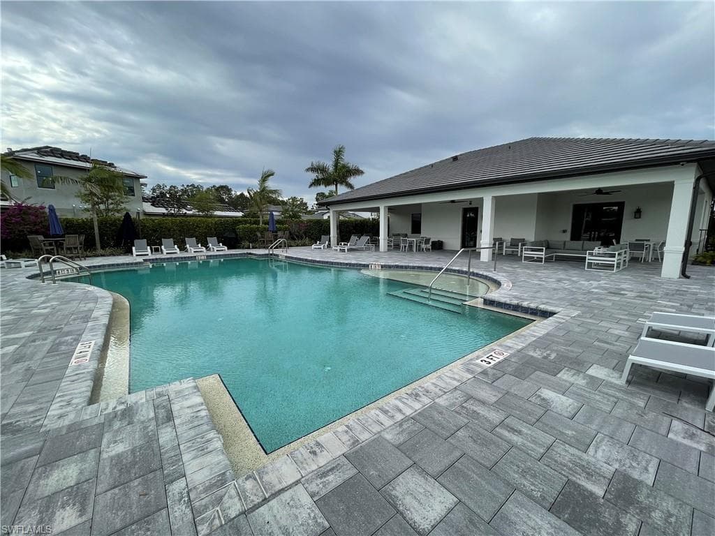 14815 Loggerhead DR, NAPLES FL 34120-27
