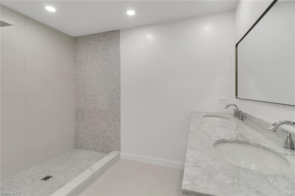 750 Southern Pines DR, NAPLES FL 34103-17