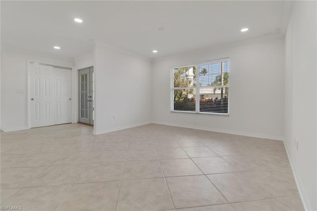 750 Southern Pines DR, NAPLES FL 34103-3