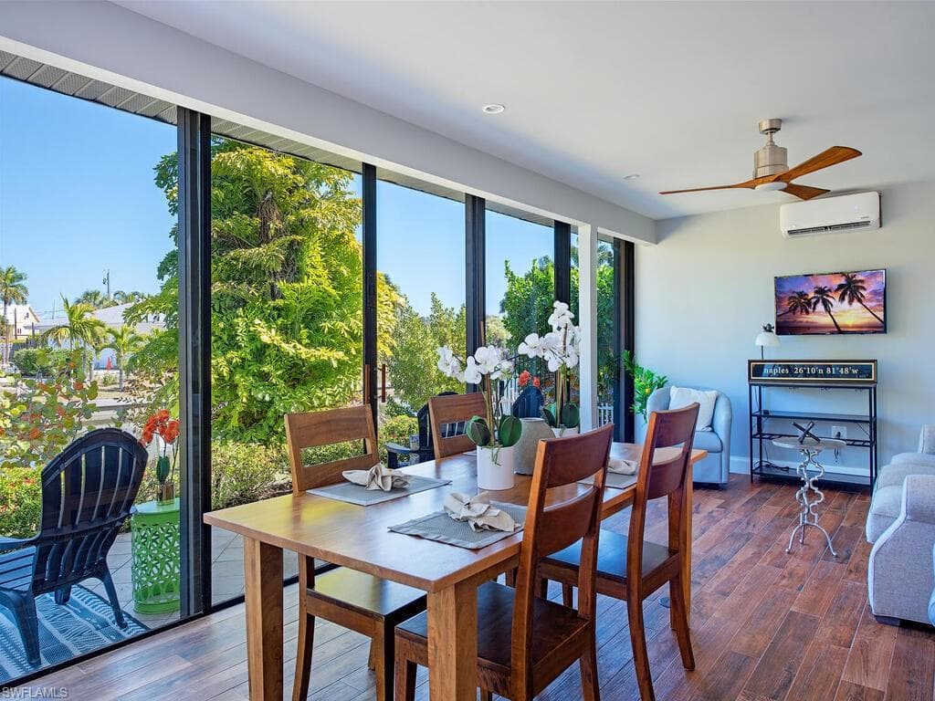 3165 Lakeview DR, NAPLES FL 34112-6