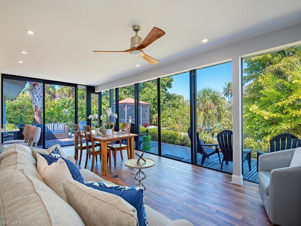 3165 Lakeview DR, NAPLES FL 34112-8