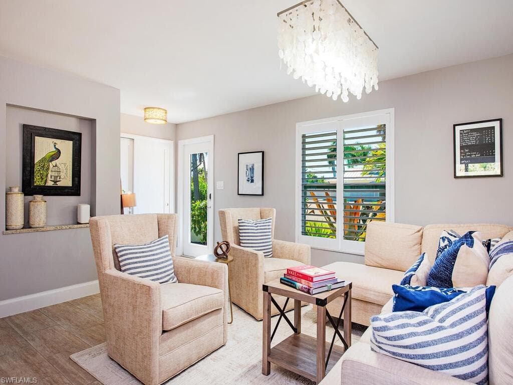 3165 Lakeview DR, NAPLES FL 34112-7