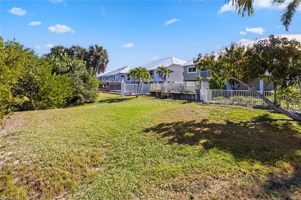12176 Siesta DR, FORT MYERS BEACH FL 33931-41