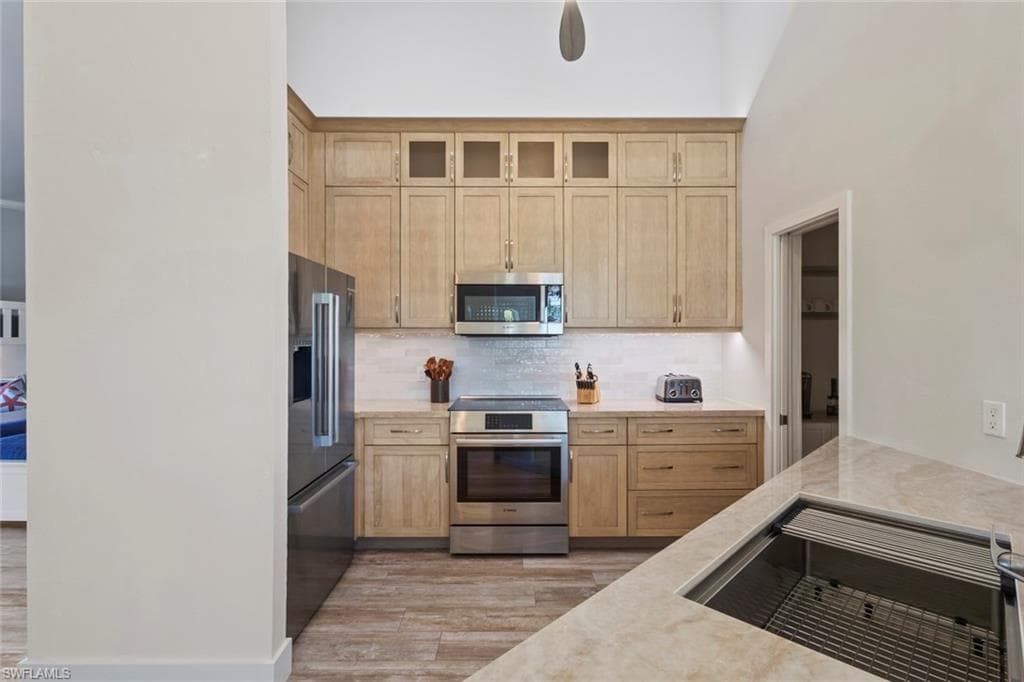 12176 Siesta DR, FORT MYERS BEACH FL 33931-14