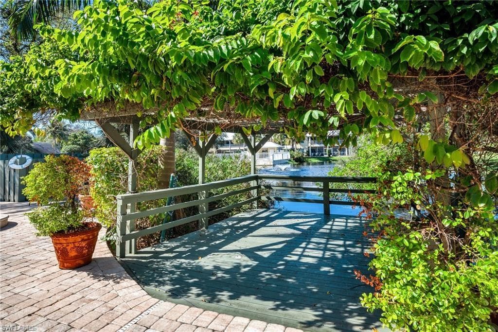 1323 Solana RD # 2, NAPLES FL 34103-41