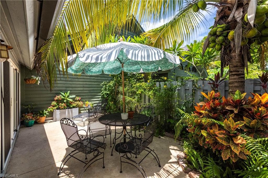 1323 Solana RD # 2, NAPLES FL 34103-28