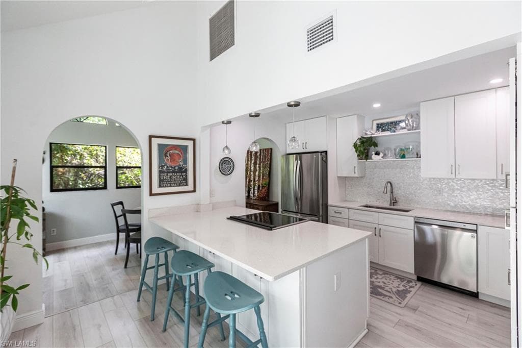 1323 Solana RD # 2, NAPLES FL 34103-7