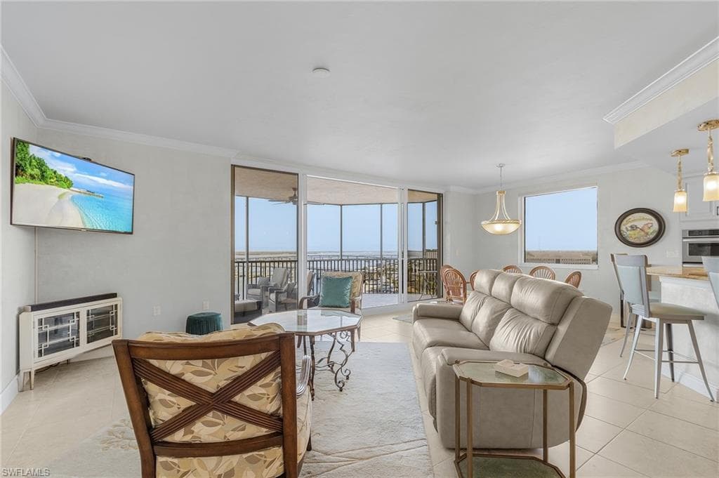 2090 W First ST 1606-5