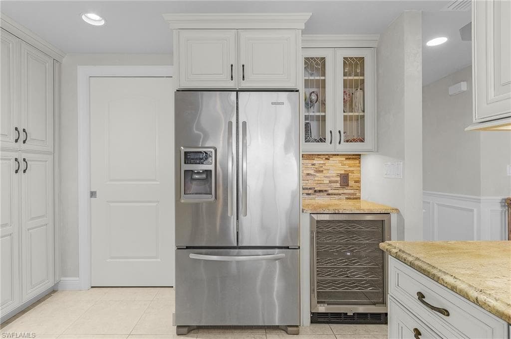 2090 W First ST 1606-14