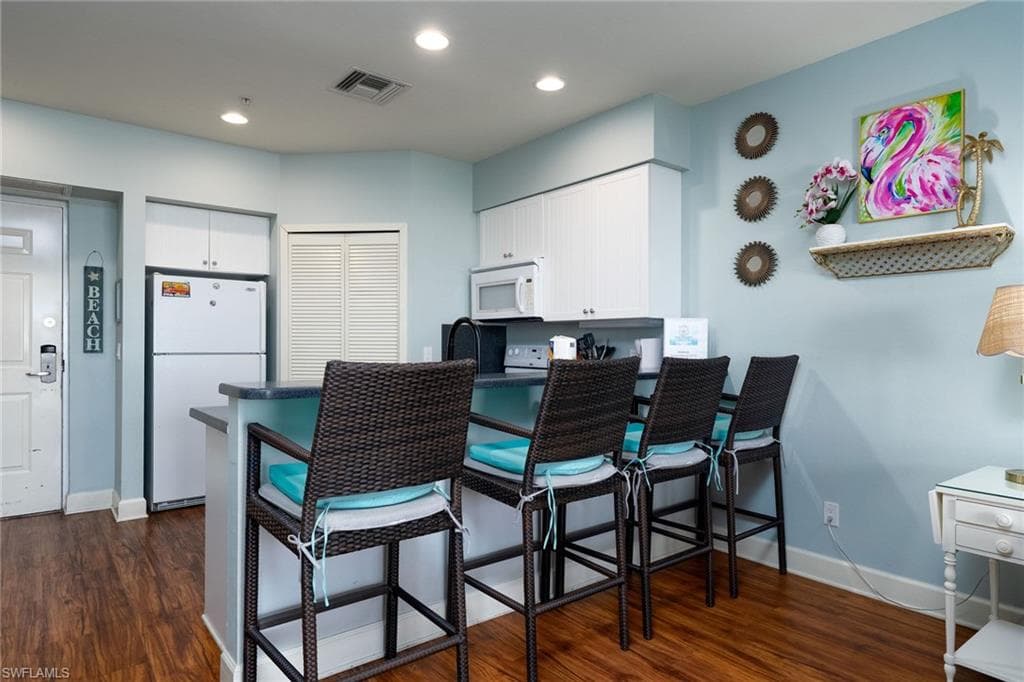 450 Old San Carlos BLVD # 303, FORT MYERS BEACH FL 33931-5