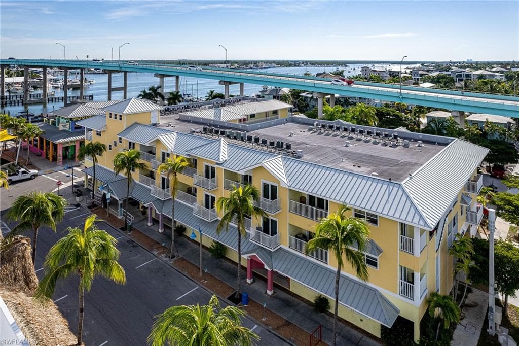 450 Old San Carlos BLVD # 303, FORT MYERS BEACH FL 33931-25