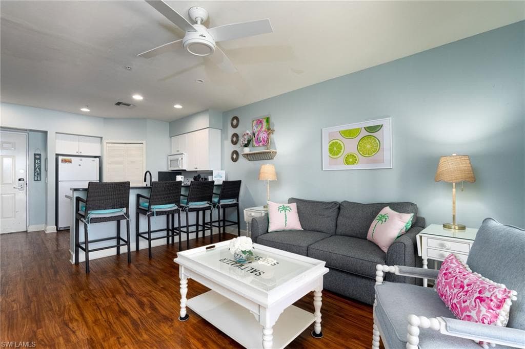 450 Old San Carlos BLVD # 303, FORT MYERS BEACH FL 33931-9