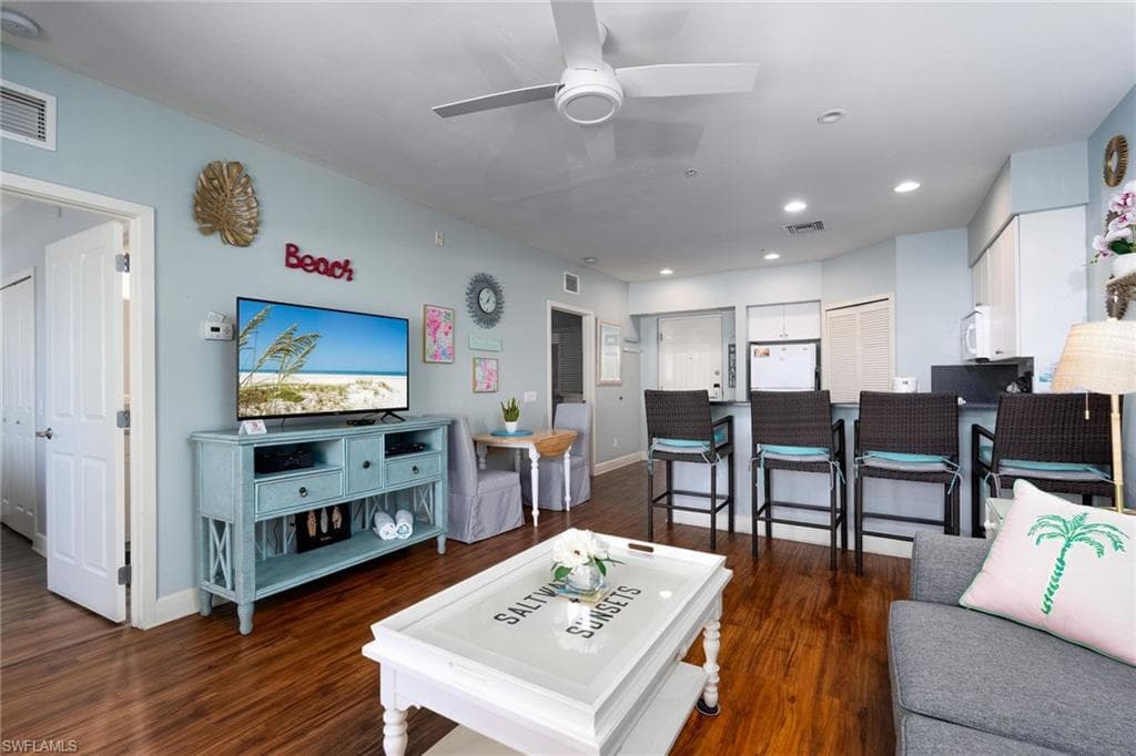 450 Old San Carlos BLVD # 303, FORT MYERS BEACH FL 33931-10