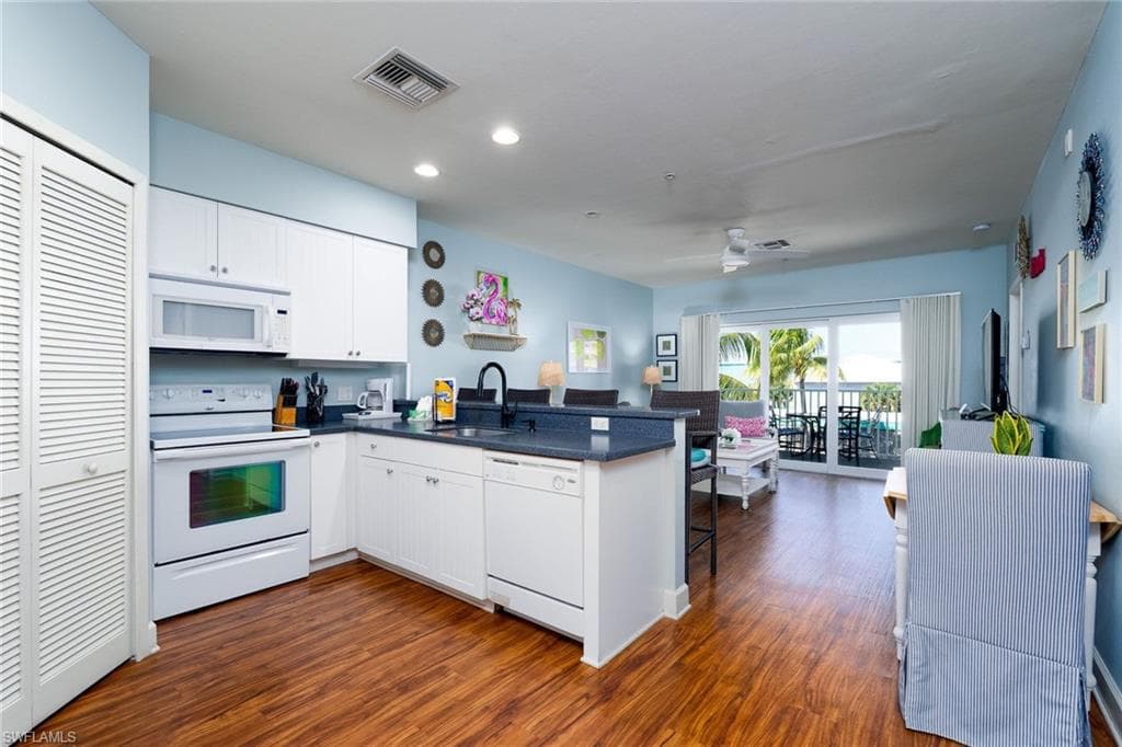 450 Old San Carlos BLVD # 303, FORT MYERS BEACH FL 33931-30