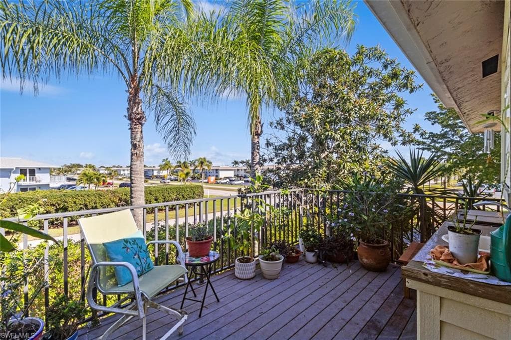 194 Palm DR # 2, NAPLES FL 34112-21