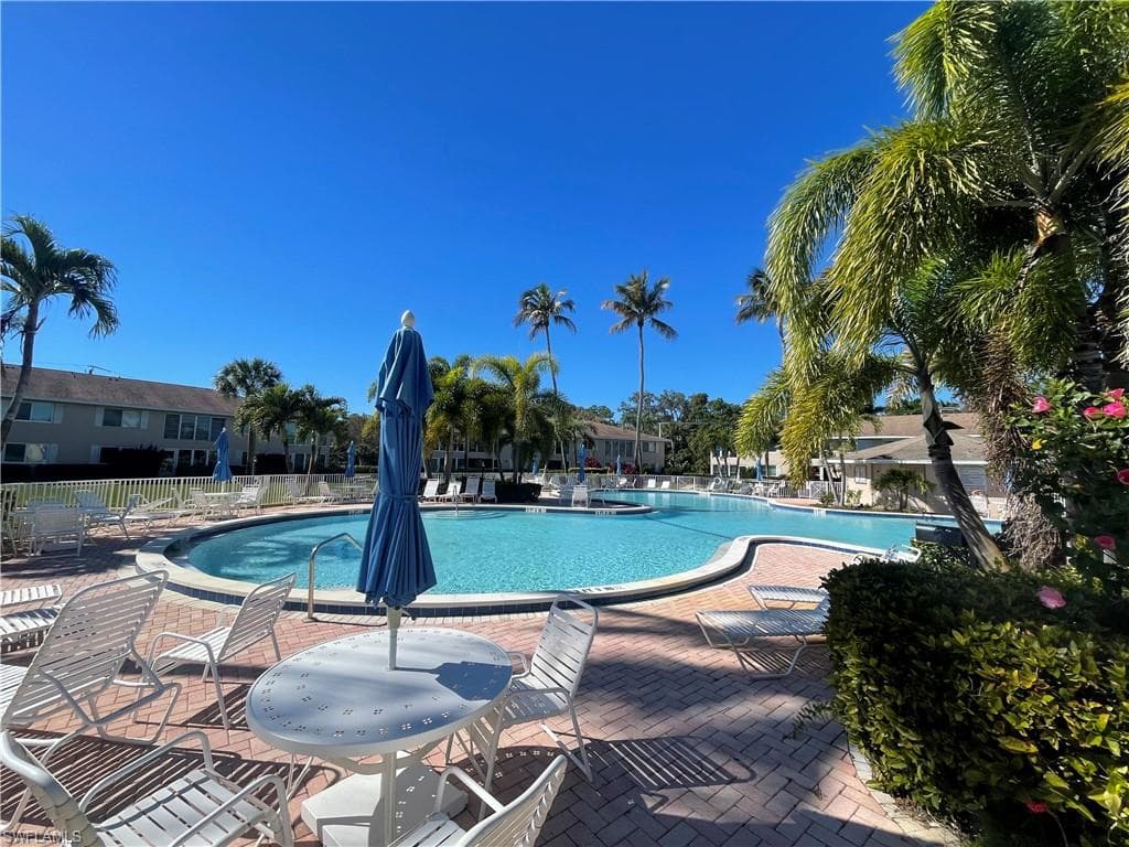 194 Palm DR # 2, NAPLES FL 34112-31