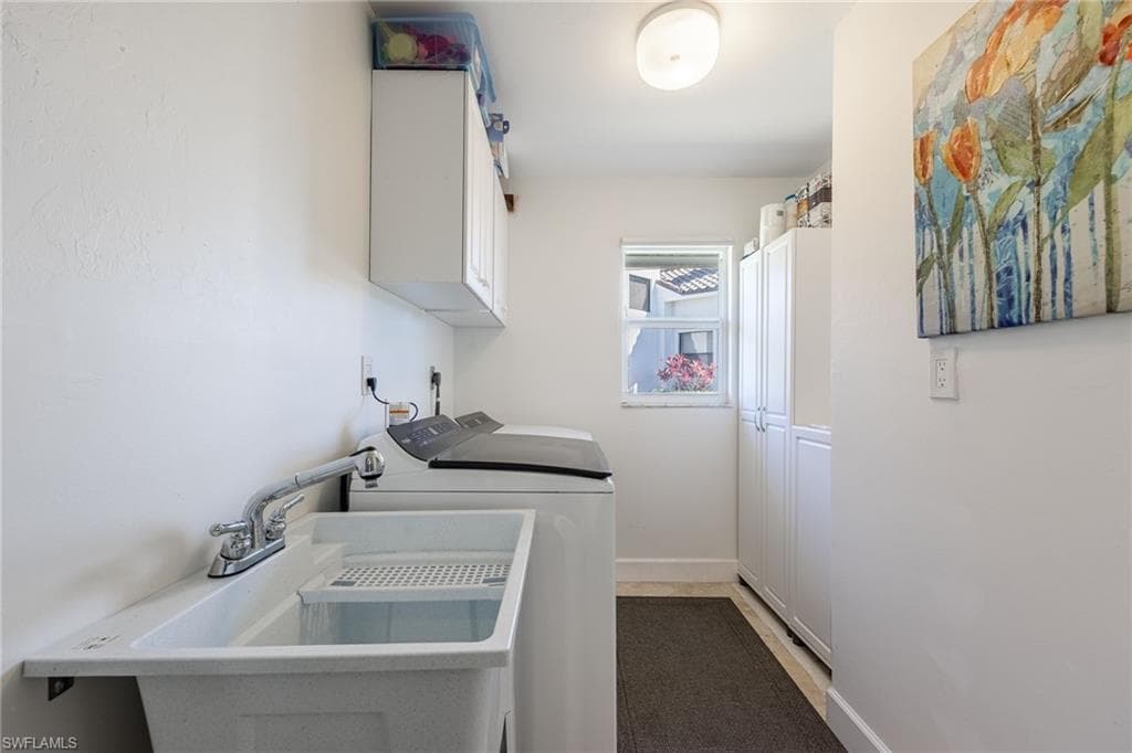 6104 Deer RUN, FORT MYERS FL 33908-31