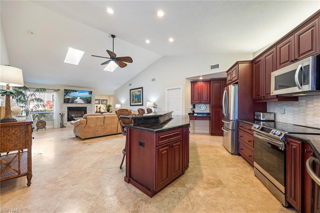 6104 Deer RUN, FORT MYERS FL 33908-14