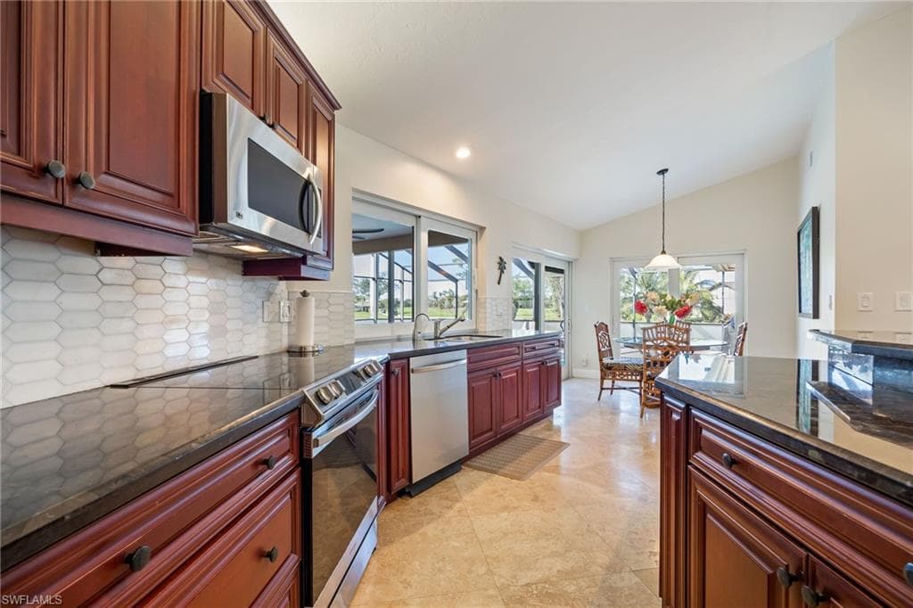 6104 Deer RUN, FORT MYERS FL 33908-3